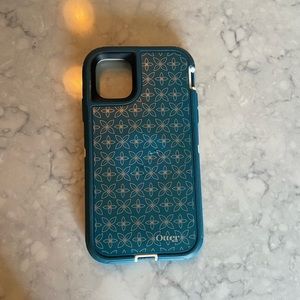 iPhone 11 Otter Case